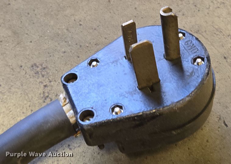 image for item EN3534 ESAB PCM-875 plasma cutter