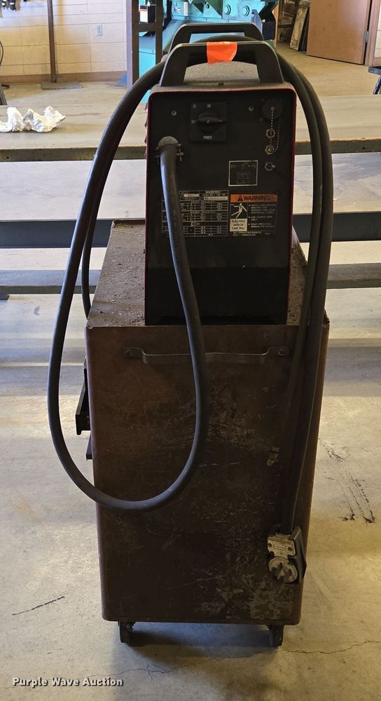 image for item EN3535 1993 Lincoln Electric Invertec V300-PRO welder