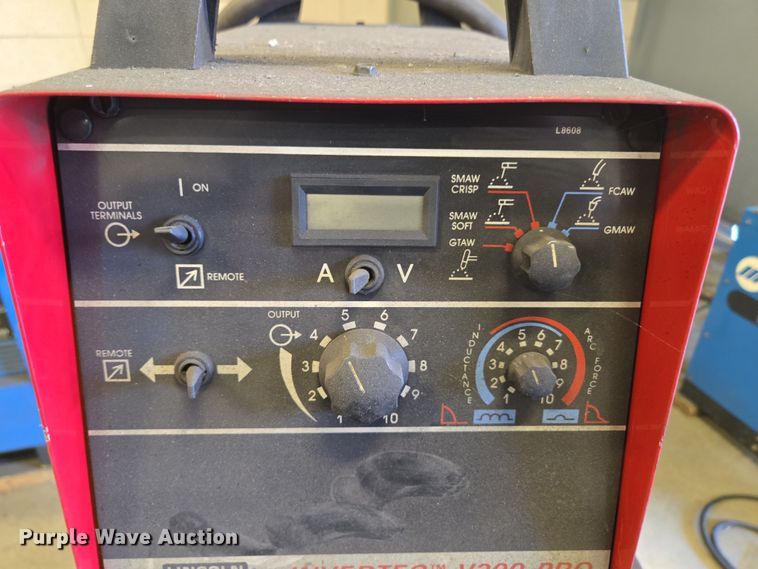 image for item EN3535 1993 Lincoln Electric Invertec V300-PRO welder