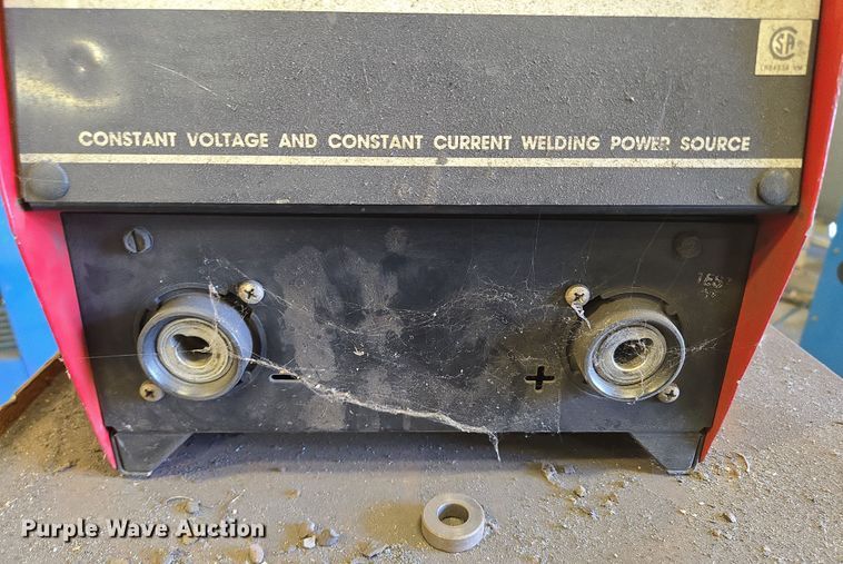 image for item EN3535 1993 Lincoln Electric Invertec V300-PRO welder