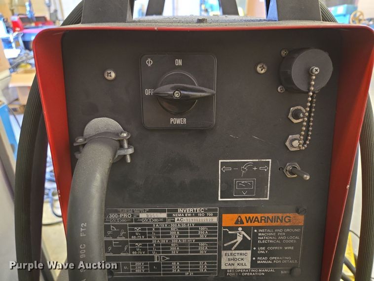 image for item EN3535 1993 Lincoln Electric Invertec V300-PRO welder