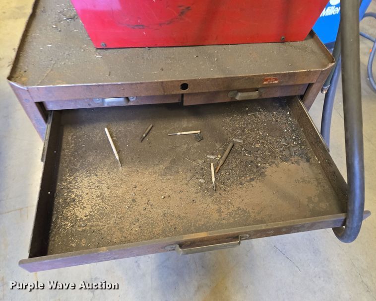 image for item EN3535 1993 Lincoln Electric Invertec V300-PRO welder