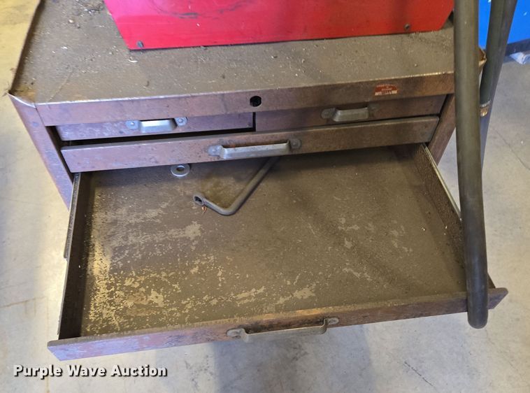 image for item EN3535 1993 Lincoln Electric Invertec V300-PRO welder