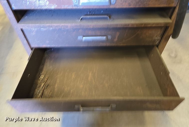 image for item EN3535 1993 Lincoln Electric Invertec V300-PRO welder