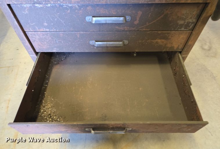 image for item EN3535 1993 Lincoln Electric Invertec V300-PRO welder