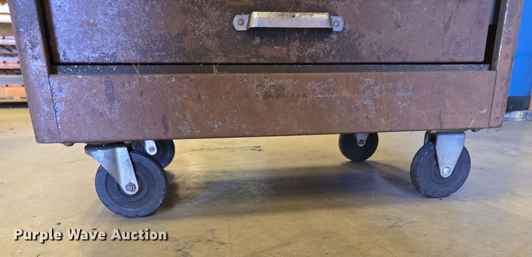 image for item EN3535 1993 Lincoln Electric Invertec V300-PRO welder