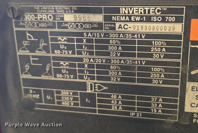 image for item EN3535 1993 Lincoln Electric Invertec V300-PRO welder