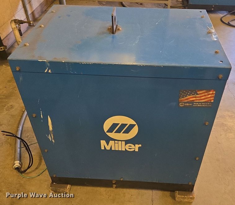 image for item EN3537 1988 Miller Syncrowave 250 welder