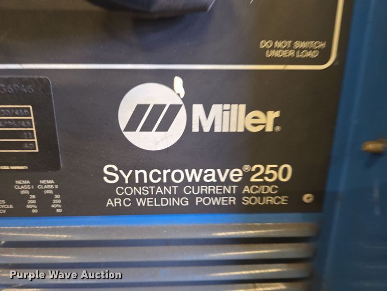 image for item EN3537 1988 Miller Syncrowave 250 welder