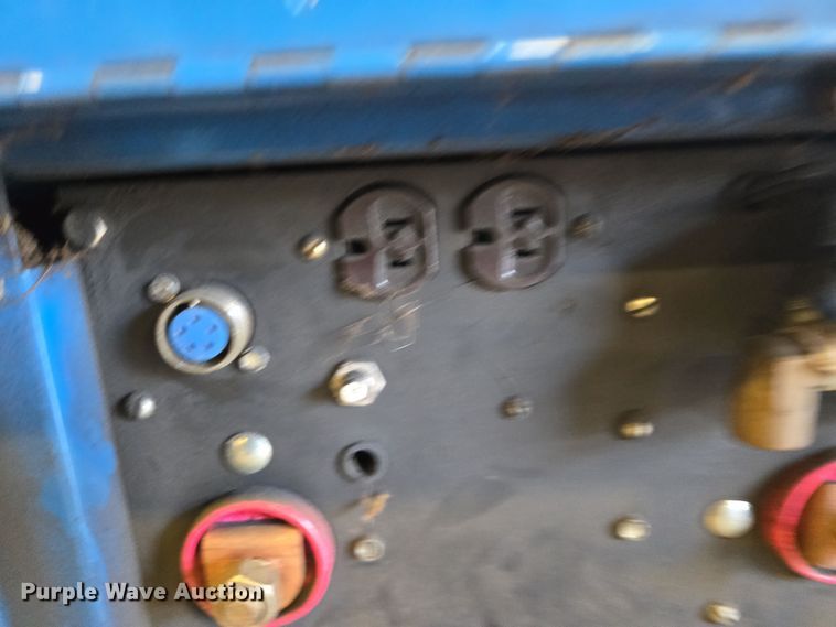 image for item EN3537 1988 Miller Syncrowave 250 welder