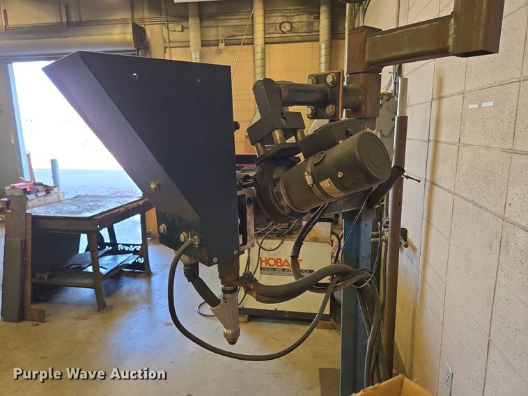 image for item EN3538 1996 Lincoln Electric DC-400 welder