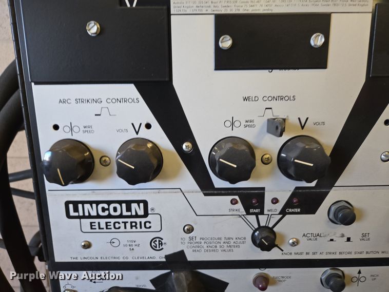 image for item EN3538 1996 Lincoln Electric DC-400 welder