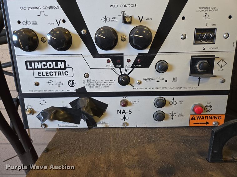 image for item EN3538 1996 Lincoln Electric DC-400 welder