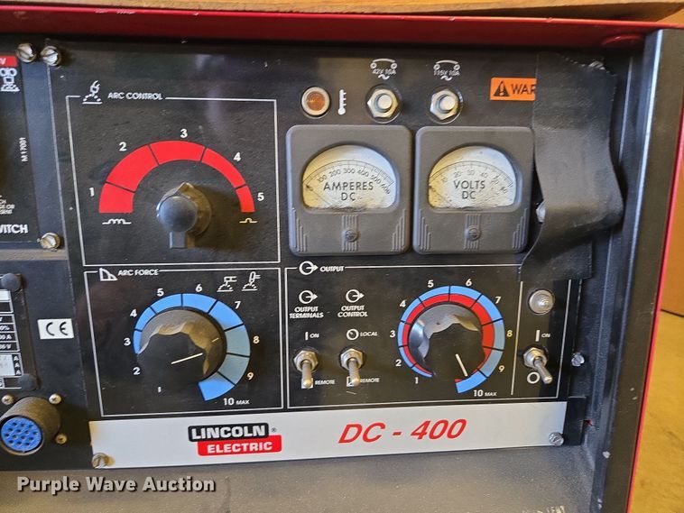 image for item EN3538 1996 Lincoln Electric DC-400 welder