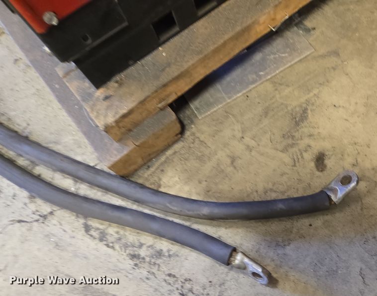 image for item EN3538 1996 Lincoln Electric DC-400 welder