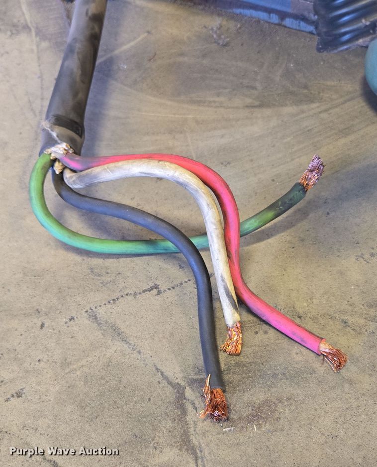 image for item EN3538 1996 Lincoln Electric DC-400 welder