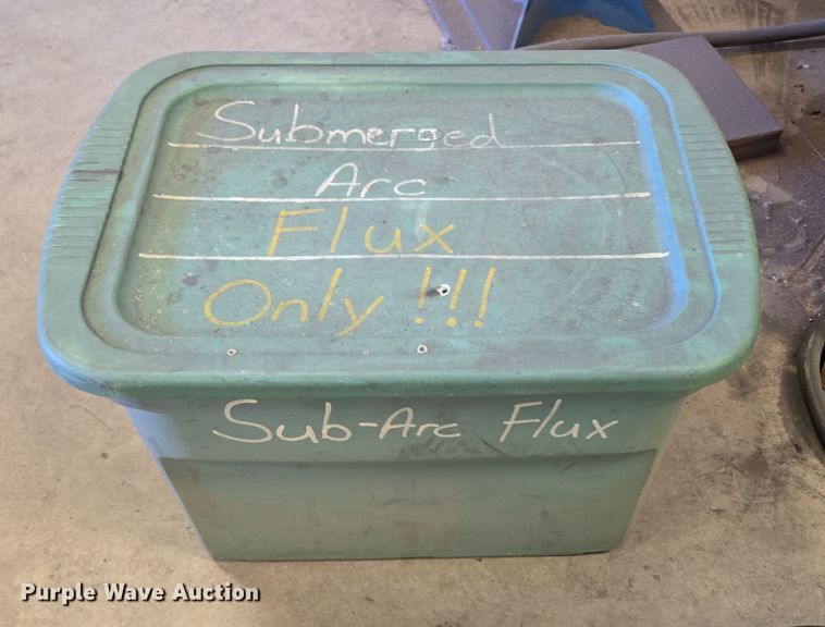 image for item EN3538 1996 Lincoln Electric DC-400 welder