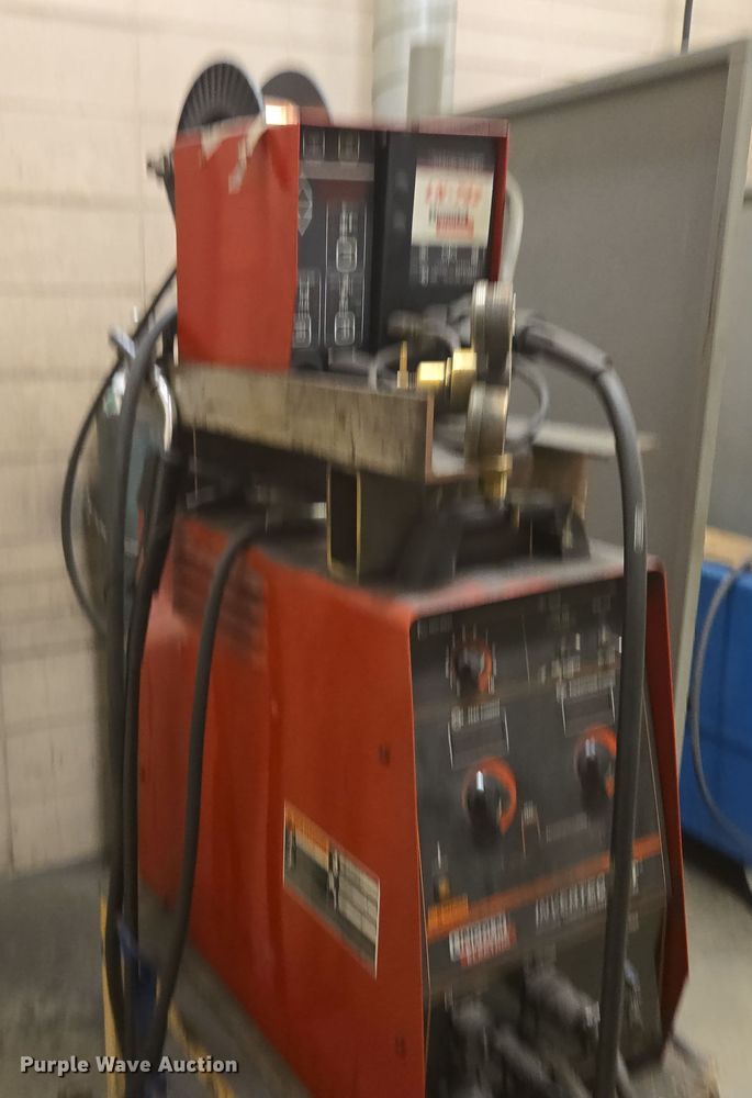 image for item EN3544 1996 Lincoln Electric Invertec STT welder