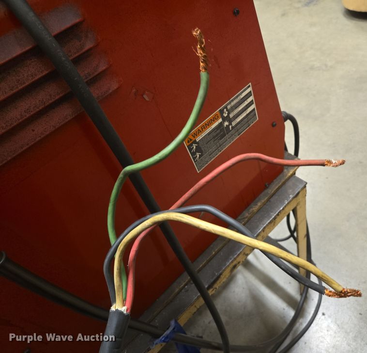 image for item EN3544 1996 Lincoln Electric Invertec STT welder