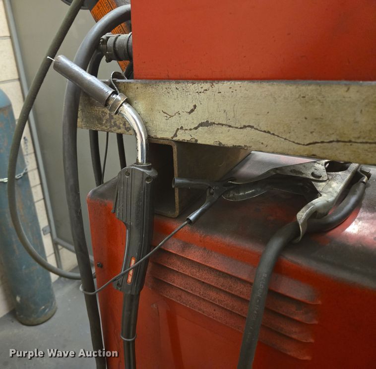 image for item EN3544 1996 Lincoln Electric Invertec STT welder