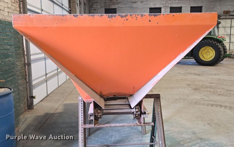 image for item EN8755 Henderson 8 X Mild spreader