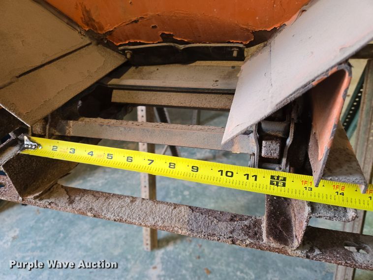 image for item EN8755 Henderson 8 X Mild spreader