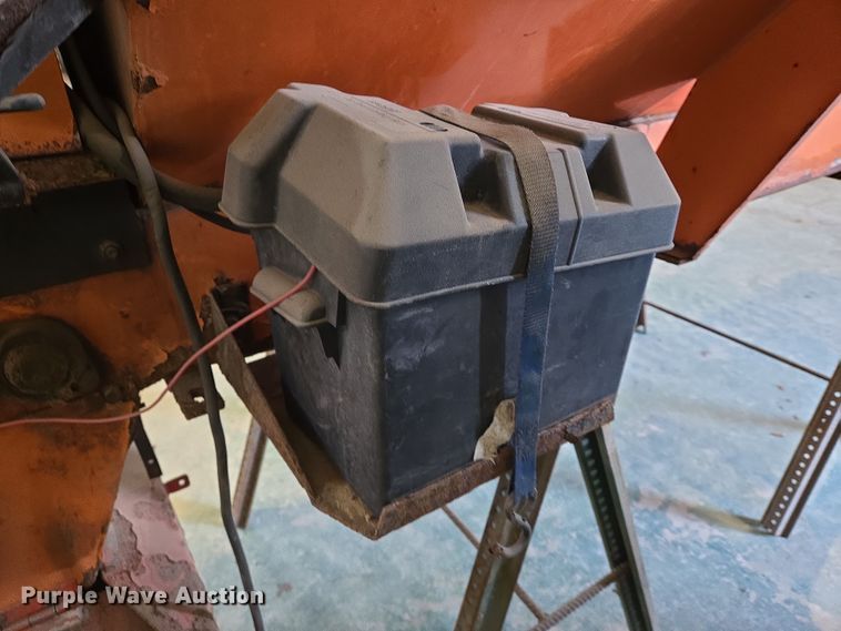 image for item EN8755 Henderson 8 X Mild spreader