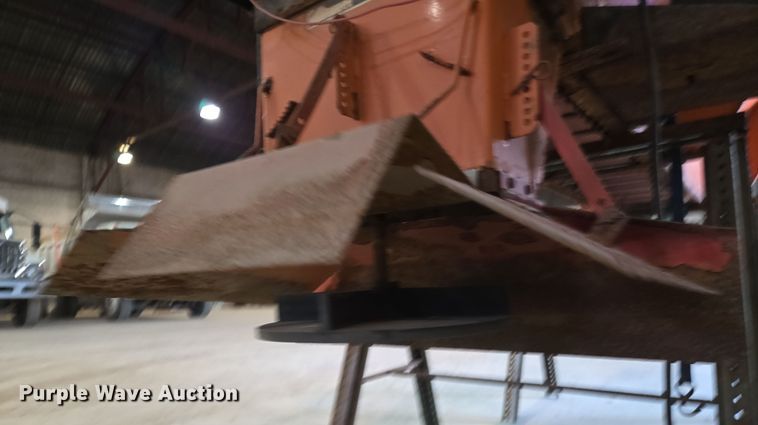 image for item EN8755 Henderson 8 X Mild spreader