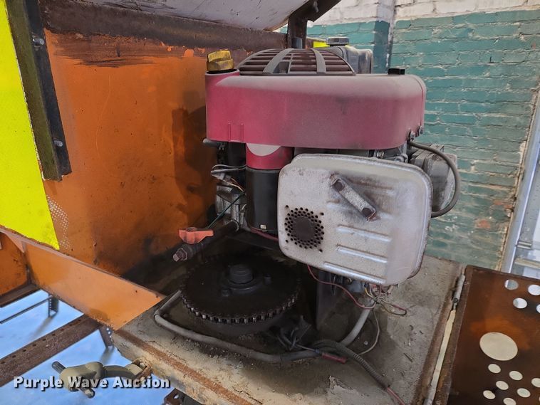 image for item EN8755 Henderson 8 X Mild spreader