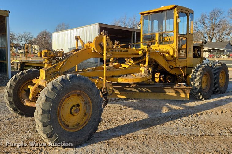 image for item EN8757 1961 Caterpillar 112 rigid frame motor grader