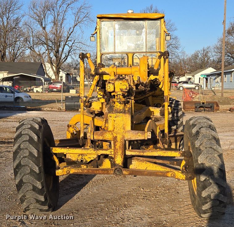 image for item EN8757 1961 Caterpillar 112 rigid frame motor grader