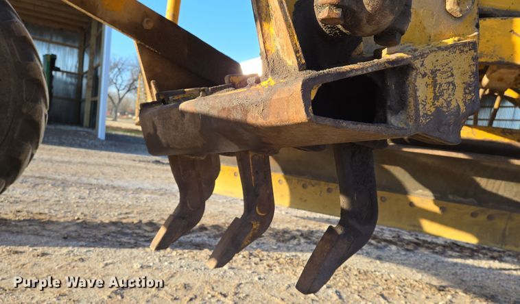 image for item EN8757 1961 Caterpillar 112 rigid frame motor grader