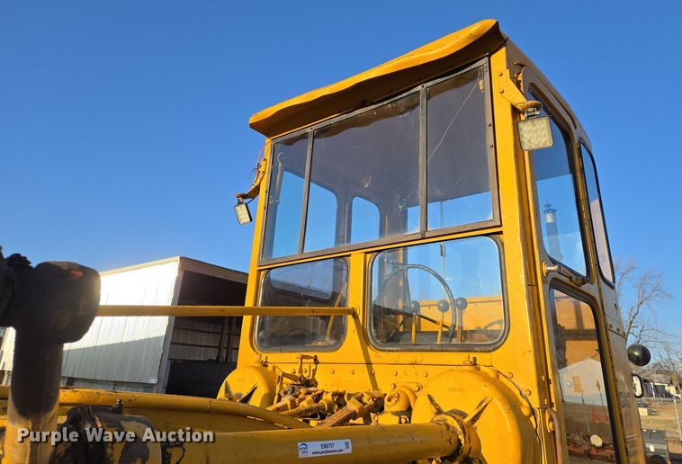 image for item EN8757 1961 Caterpillar 112 rigid frame motor grader