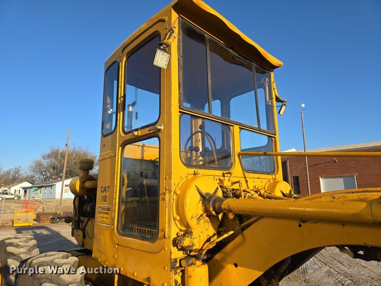 image for item EN8757 1961 Caterpillar 112 rigid frame motor grader