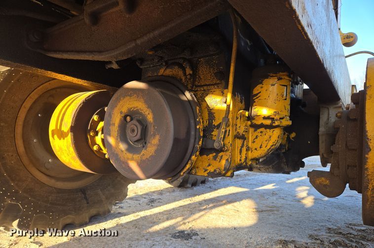 image for item EN8757 1961 Caterpillar 112 rigid frame motor grader