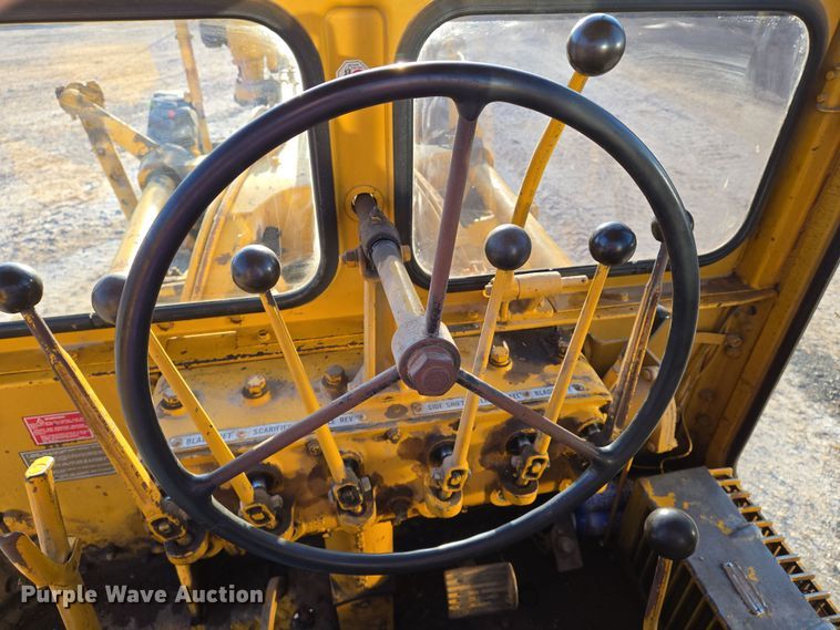 image for item EN8757 1961 Caterpillar 112 rigid frame motor grader