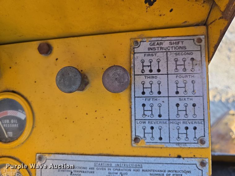 image for item EN8757 1961 Caterpillar 112 rigid frame motor grader