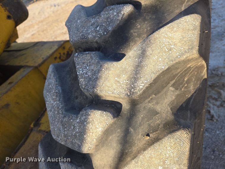 image for item EN8757 1961 Caterpillar 112 rigid frame motor grader