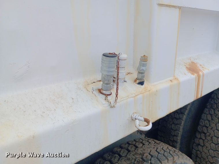 image for item EO0543 2004 International 7400 dump truck