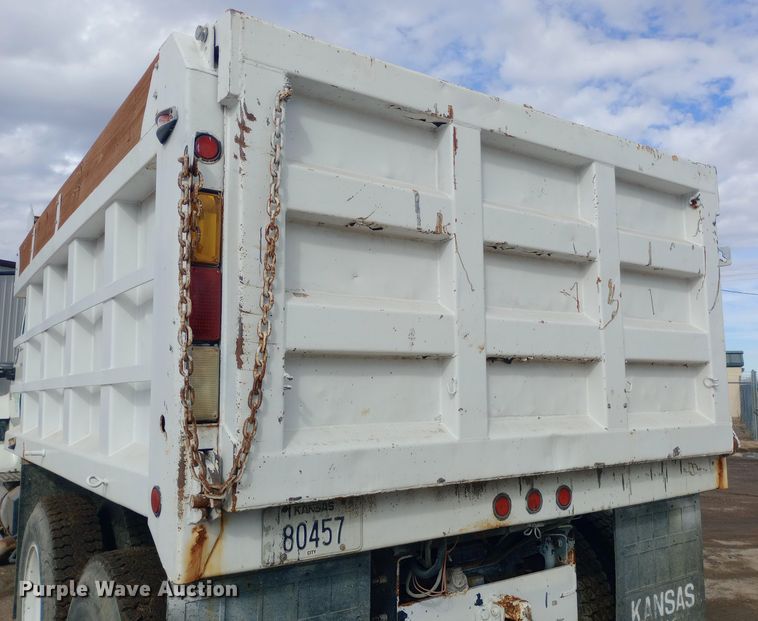 image for item EO0543 2004 International 7400 dump truck