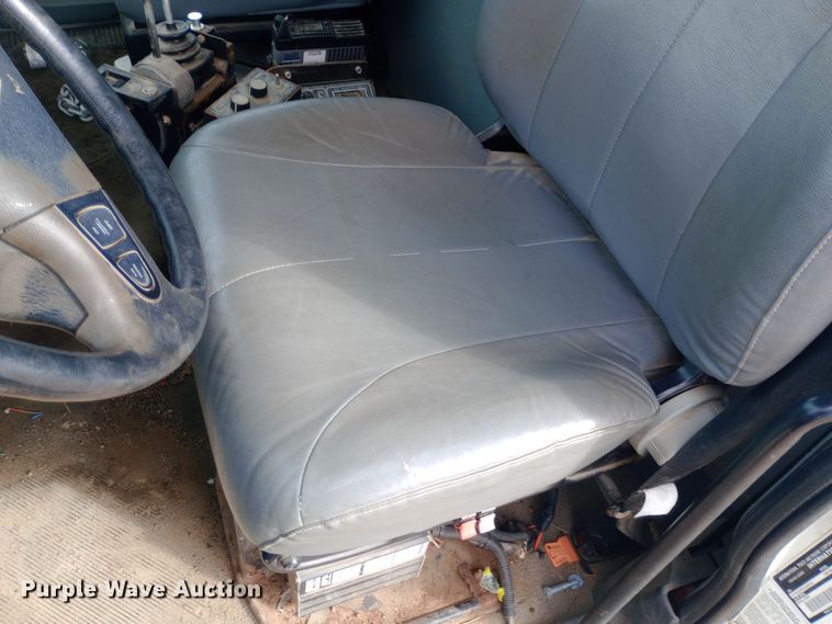 image for item EO0543 2004 International 7400 dump truck