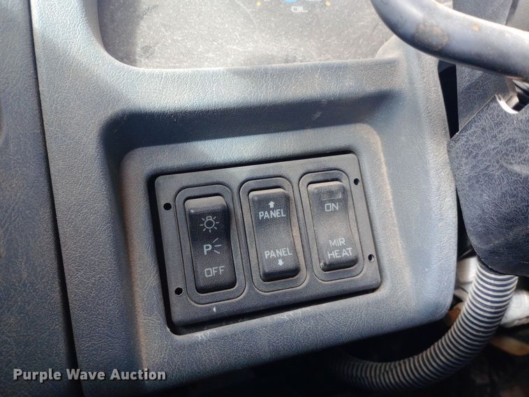 image for item EO0543 2004 International 7400 dump truck