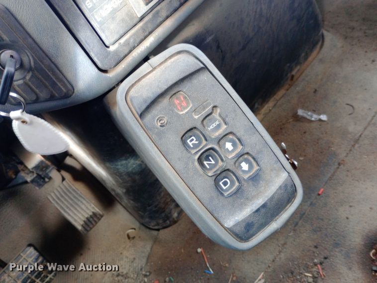 image for item EO0543 2004 International 7400 dump truck