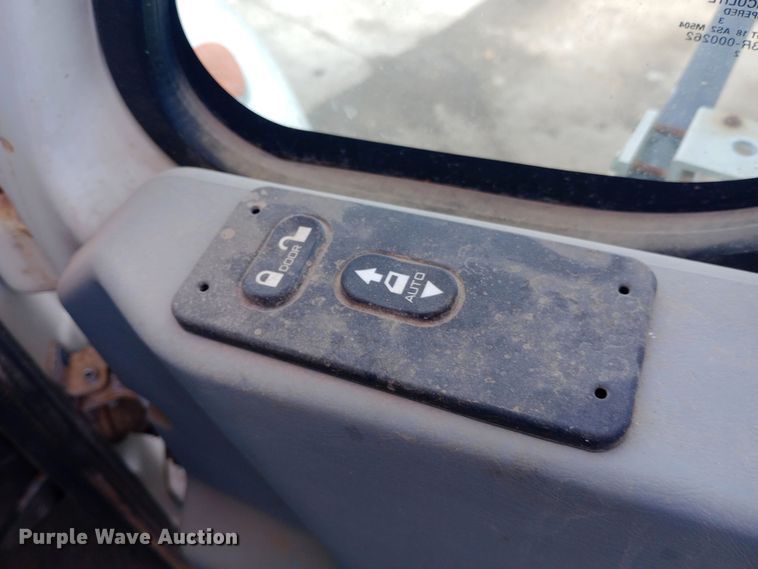 image for item EO0543 2004 International 7400 dump truck