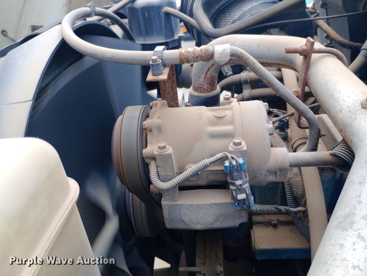 image for item EO0543 2004 International 7400 dump truck