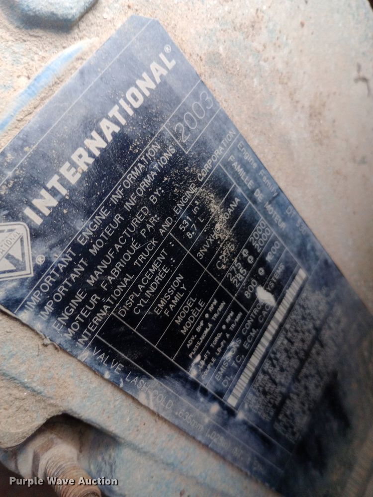 image for item EO0543 2004 International 7400 dump truck