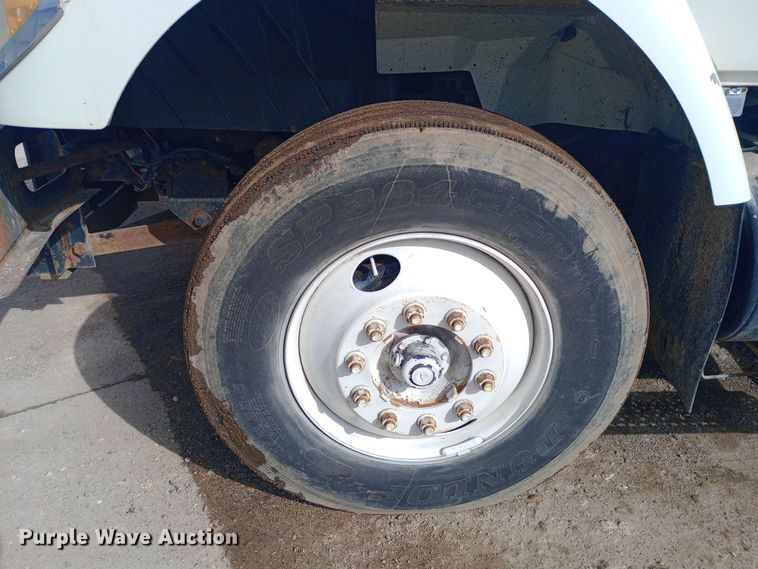 image for item EO0543 2004 International 7400 dump truck