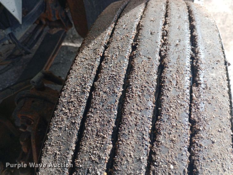 image for item EO0543 2004 International 7400 dump truck