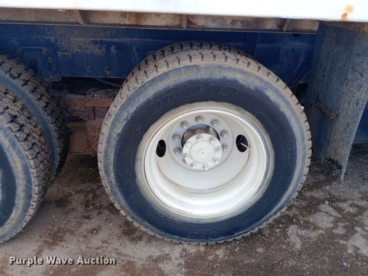 image for item EO0543 2004 International 7400 dump truck