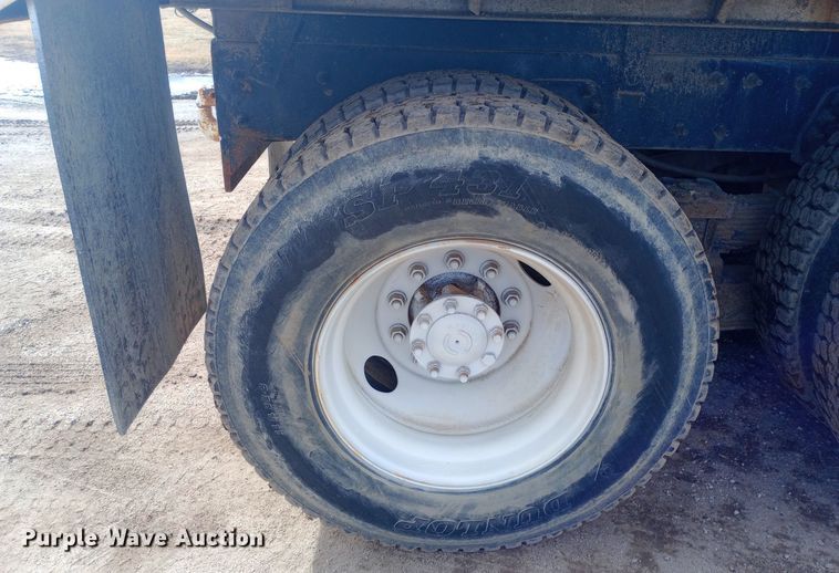 image for item EO0543 2004 International 7400 dump truck